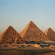 Durant quelle période ont été construites les pyramides d'Egypte ?