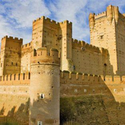 Durant quelle période ont été construits les châteaux-forts ?